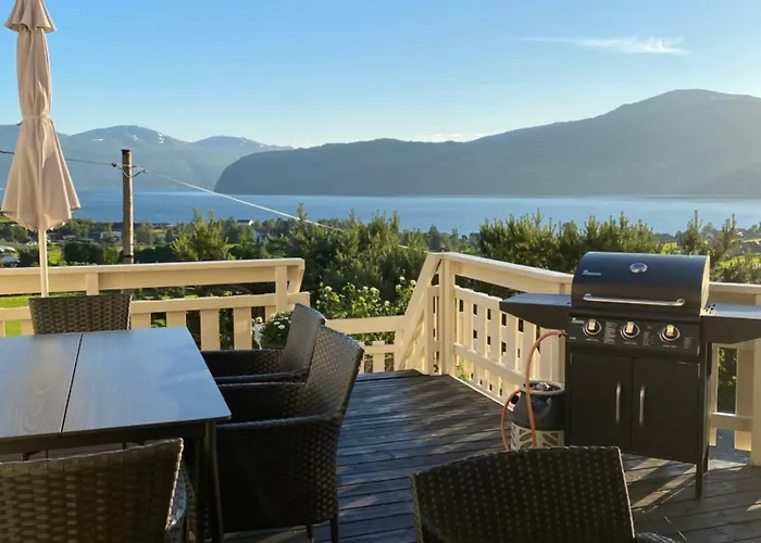 The House Of Mattis In Beautiful Innvik